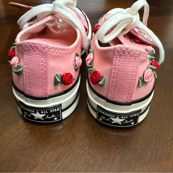 Converse Valentine Pink Sneakers with Floral accents. Women Size 7 - Picture 4 of 14
